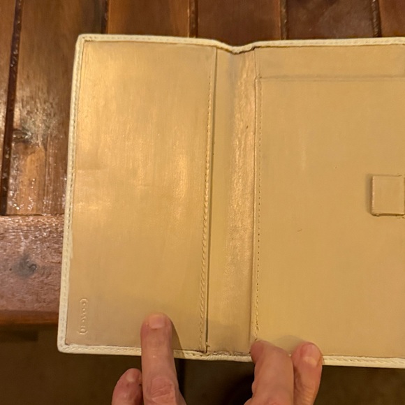 Vintage Coach Bag/ Bill Fold included. - Picture 7 of 8